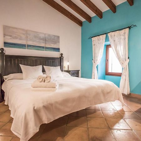 Petit Hotel Аларо Экстерьер фото