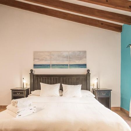 Petit Hotel Аларо Экстерьер фото