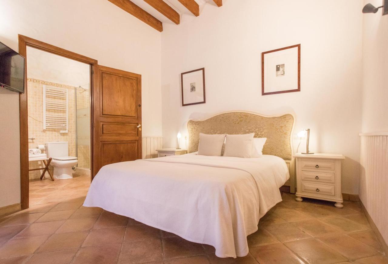 Petit Hotel Аларо Экстерьер фото