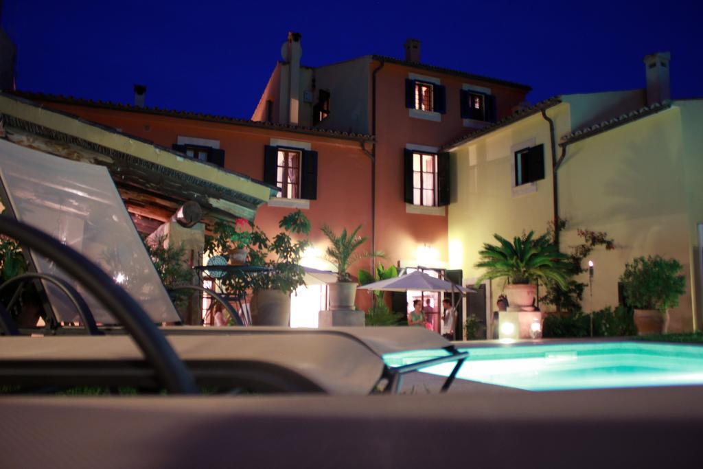 Petit Hotel Аларо Экстерьер фото