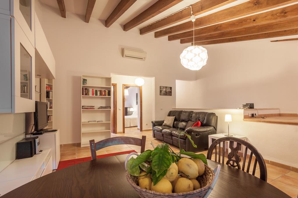 Petit Hotel Аларо Экстерьер фото