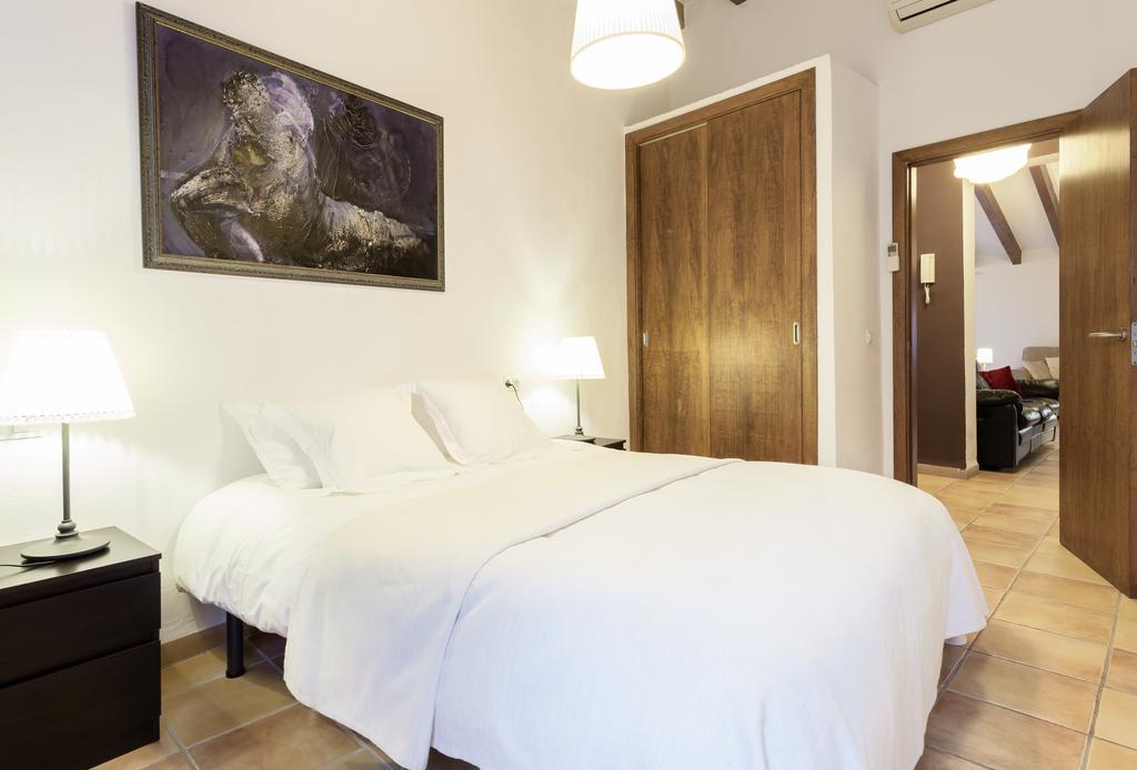 Petit Hotel Аларо Экстерьер фото