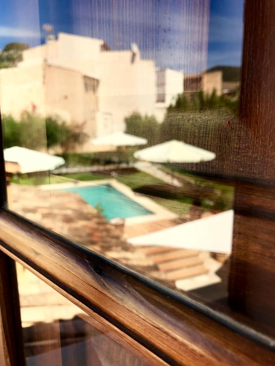 Petit Hotel Аларо Экстерьер фото