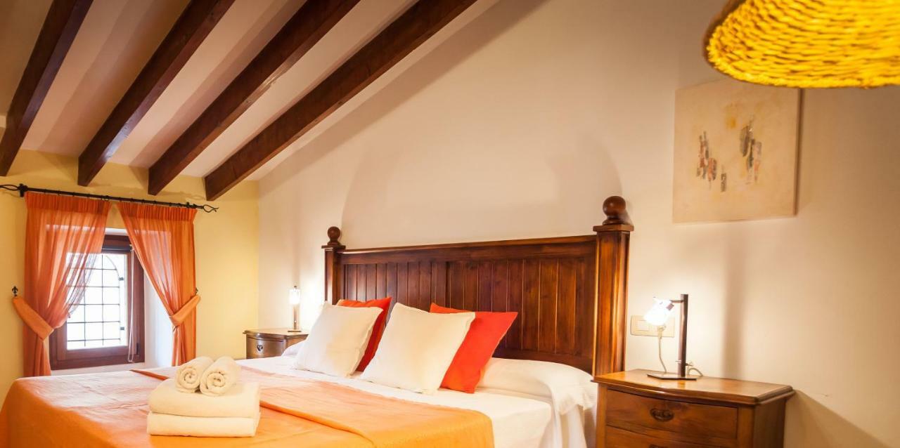 Petit Hotel Аларо Экстерьер фото